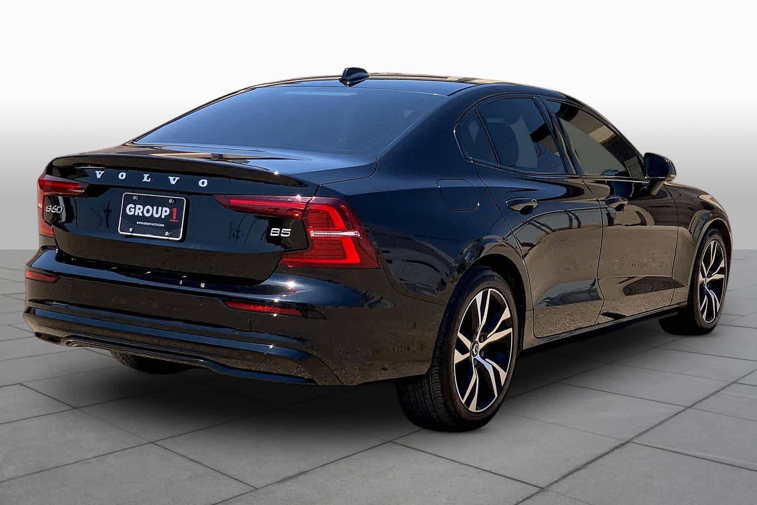 Used 2024 Volvo S60 B5 Plus FWD image 13