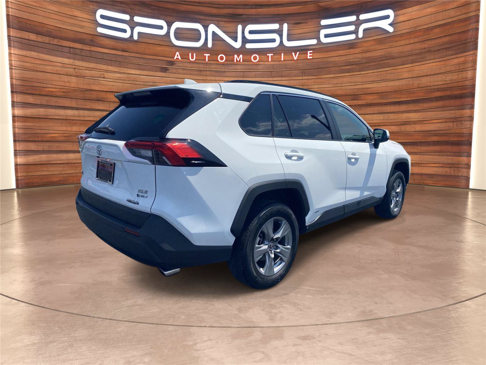 Used 2025 Toyota RAV4 XLE AWD/4WD image 7