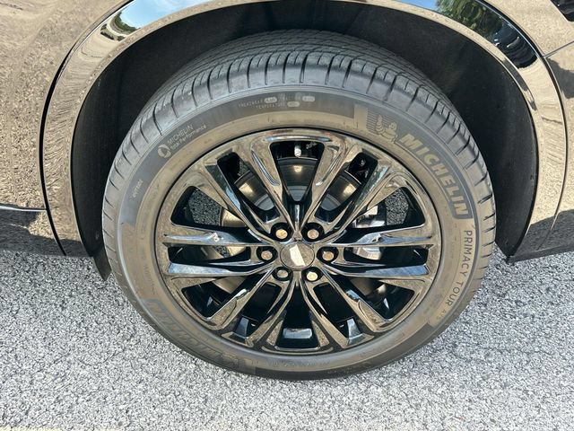Used 2025 Cadillac XT6 Premium Luxury w/ Platinum Package AWD/4WD image 11