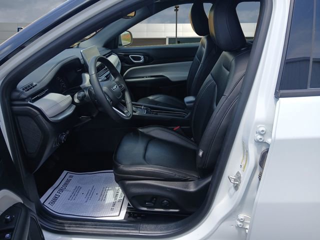 Used 2025 Jeep Compass Limited AWD/4WD image 9