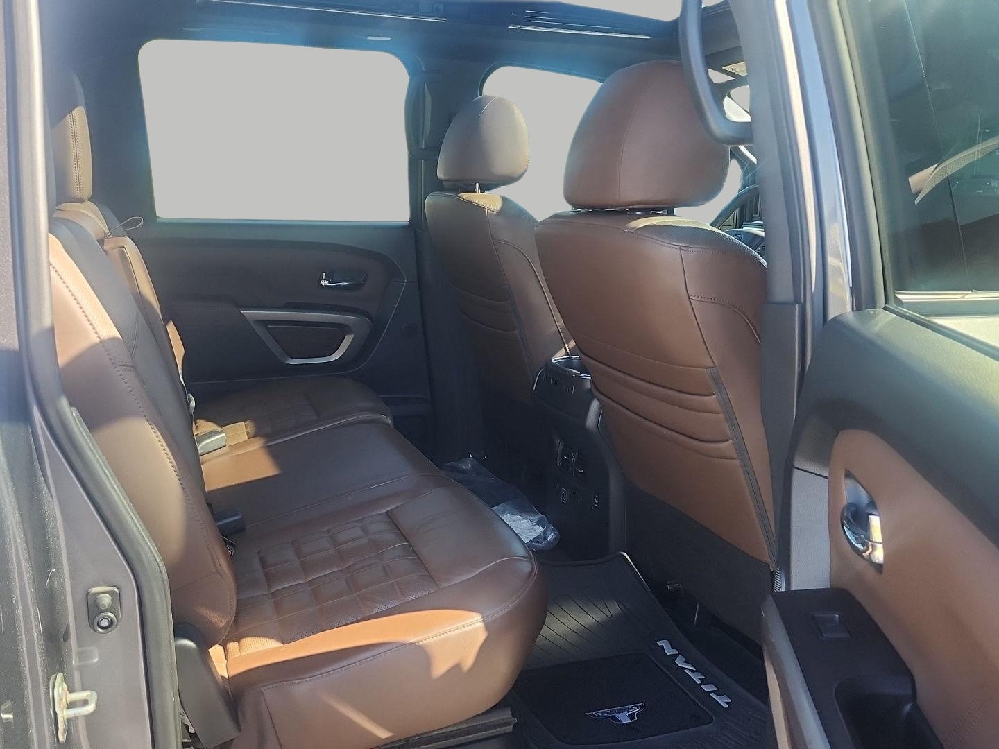 Used 2021 Nissan Titan Platinum Reserve w/ Moonroof Package AWD/4WD image 6