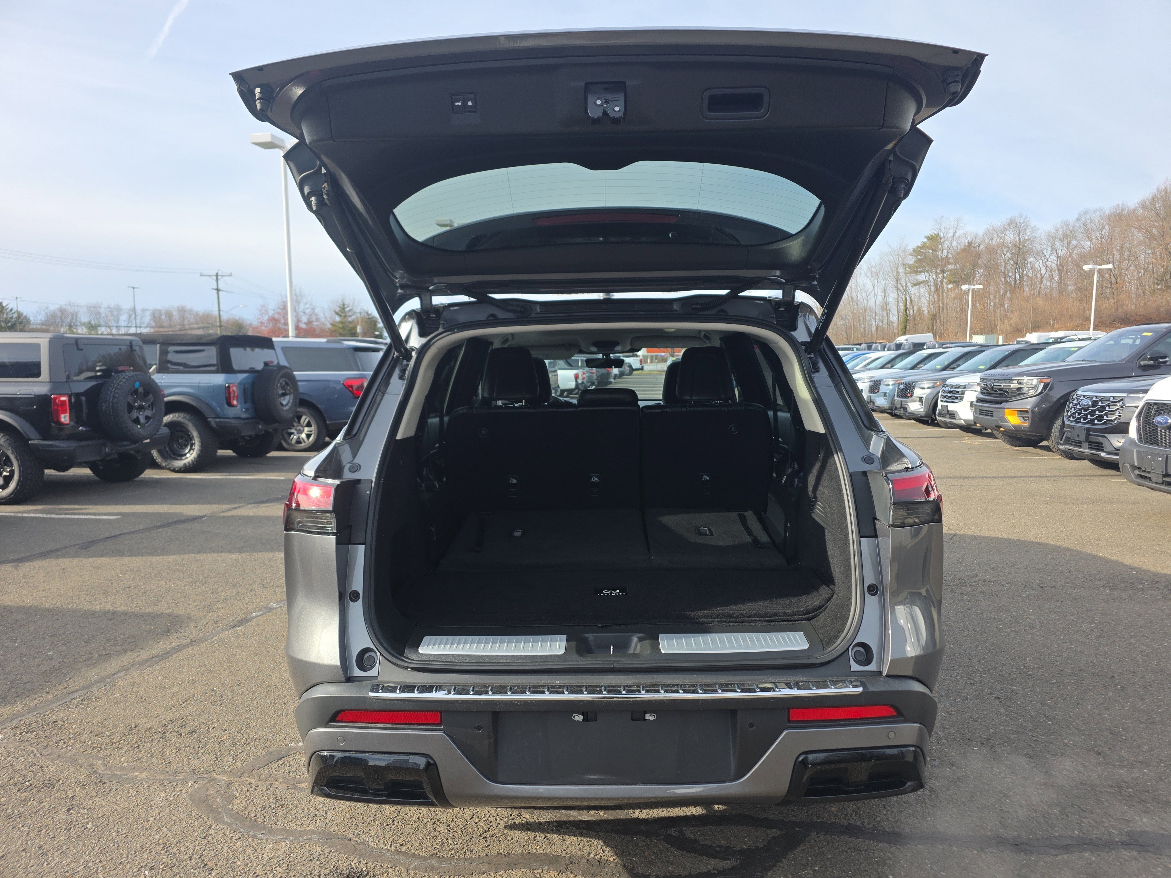 Used 2023 INFINITI QX60 Luxe w/ Cargo Package image 16