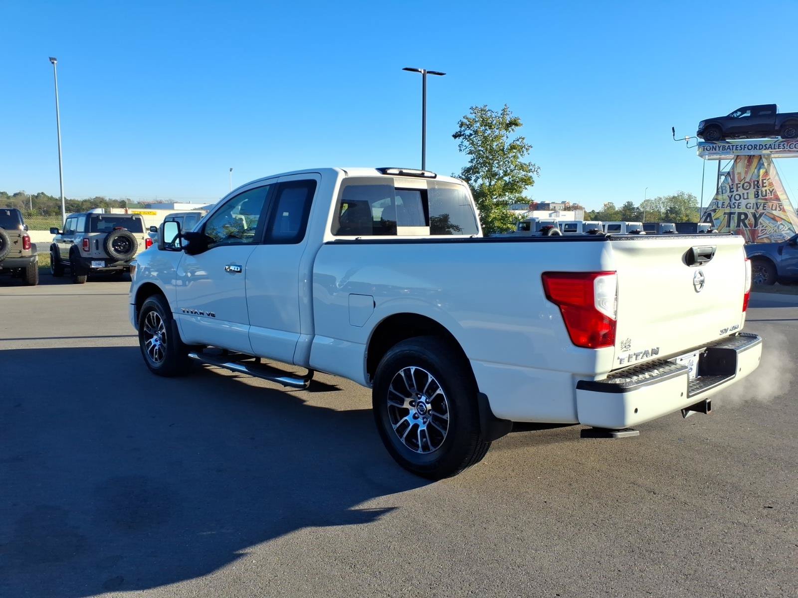 Used 2020 Nissan Titan SV w/ SV Convenience Package AWD/4WD image 5