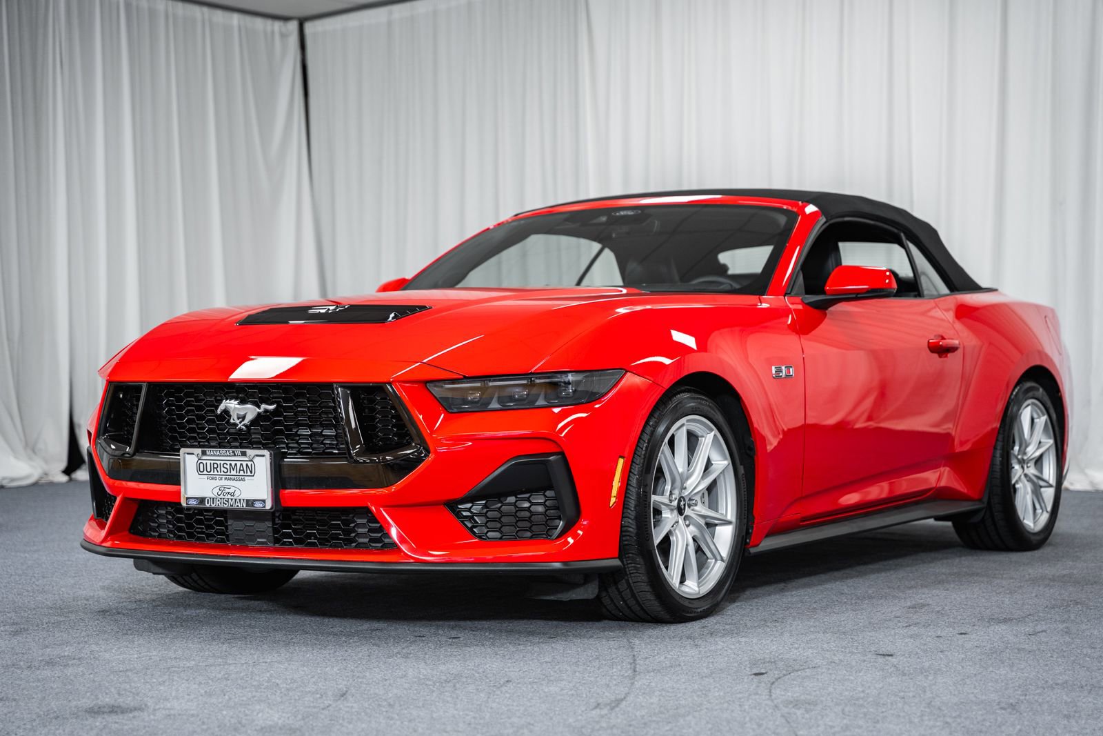 Certified 2025 Ford Mustang GT Premium RWD image 3
