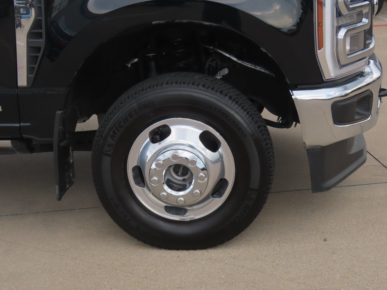 Certified 2025 Ford F350 Lariat AWD/4WD image 7