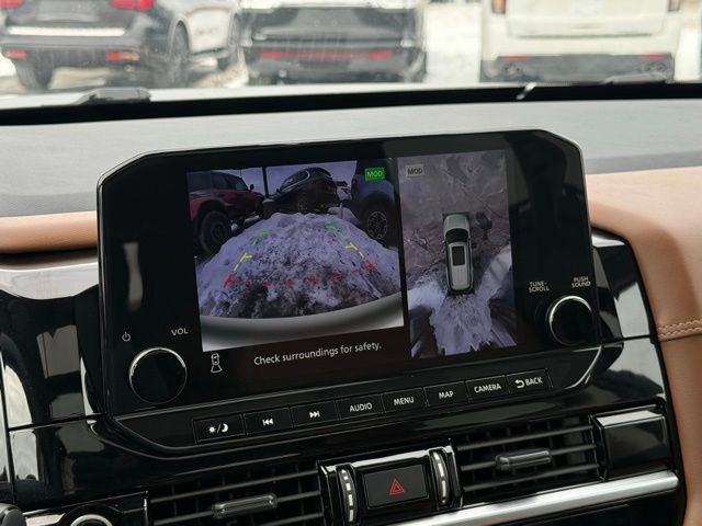 Used 2023 Nissan Pathfinder Platinum w/ Cargo Package image 16