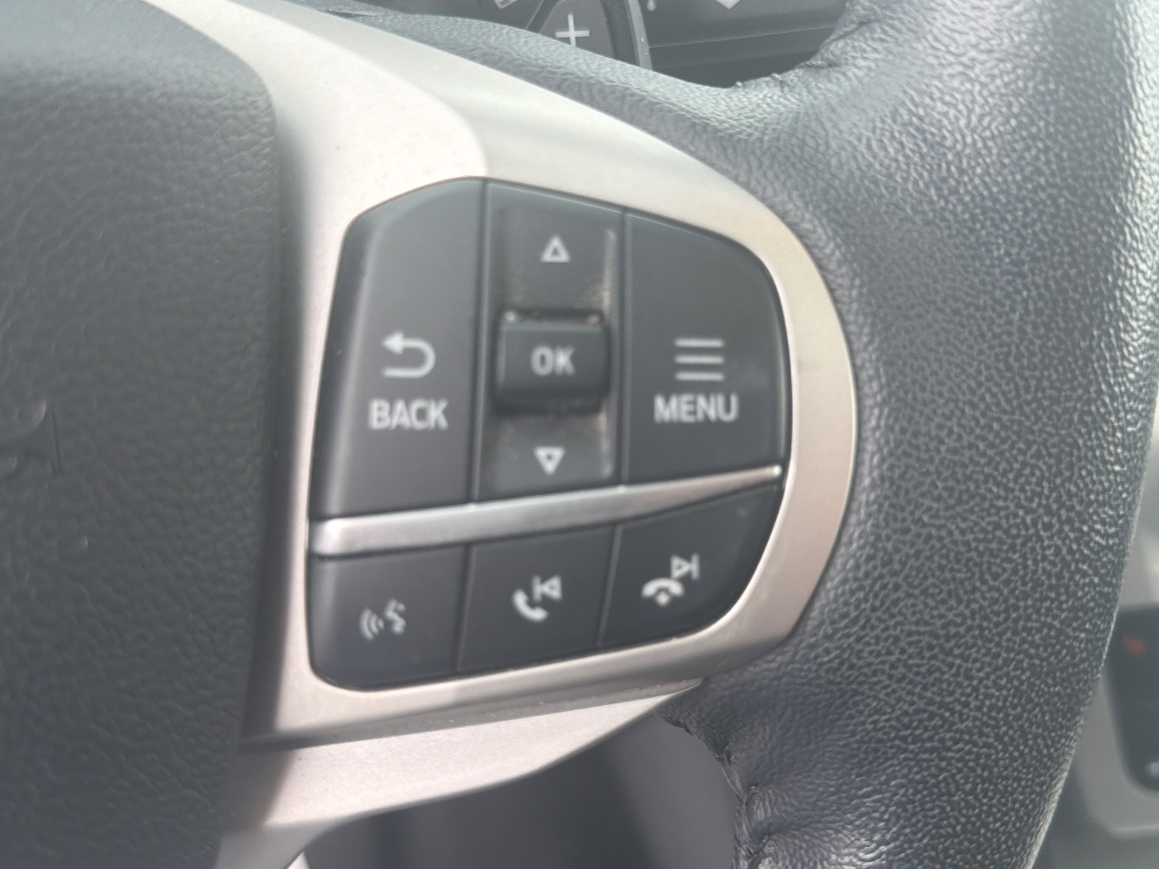 Certified 2020 Ford Explorer XLT w/ Equipment Group 202A AWD/4WD image 20
