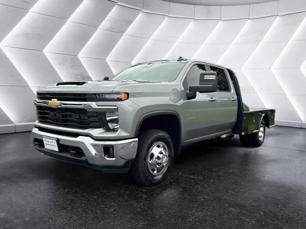 Used 2025 Chevrolet Silverado 3500 LT w/ Convenience Package AWD/4WD image 3
