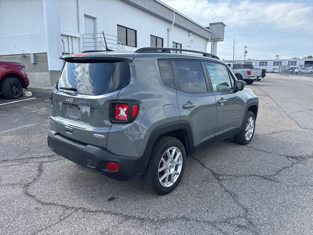 Used 2022 Jeep Renegade Latitude w/ Convenience Group AWD/4WD image 7
