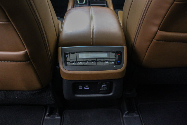 Used 2024 Nissan Pathfinder Platinum w/ Lighting Package (N93) AWD/4WD image 22