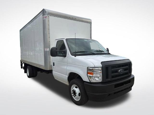 Certified 2024 Ford E-450 and Econoline 450 Super Duty w/ Power Windows & Locks Group RWD image 2