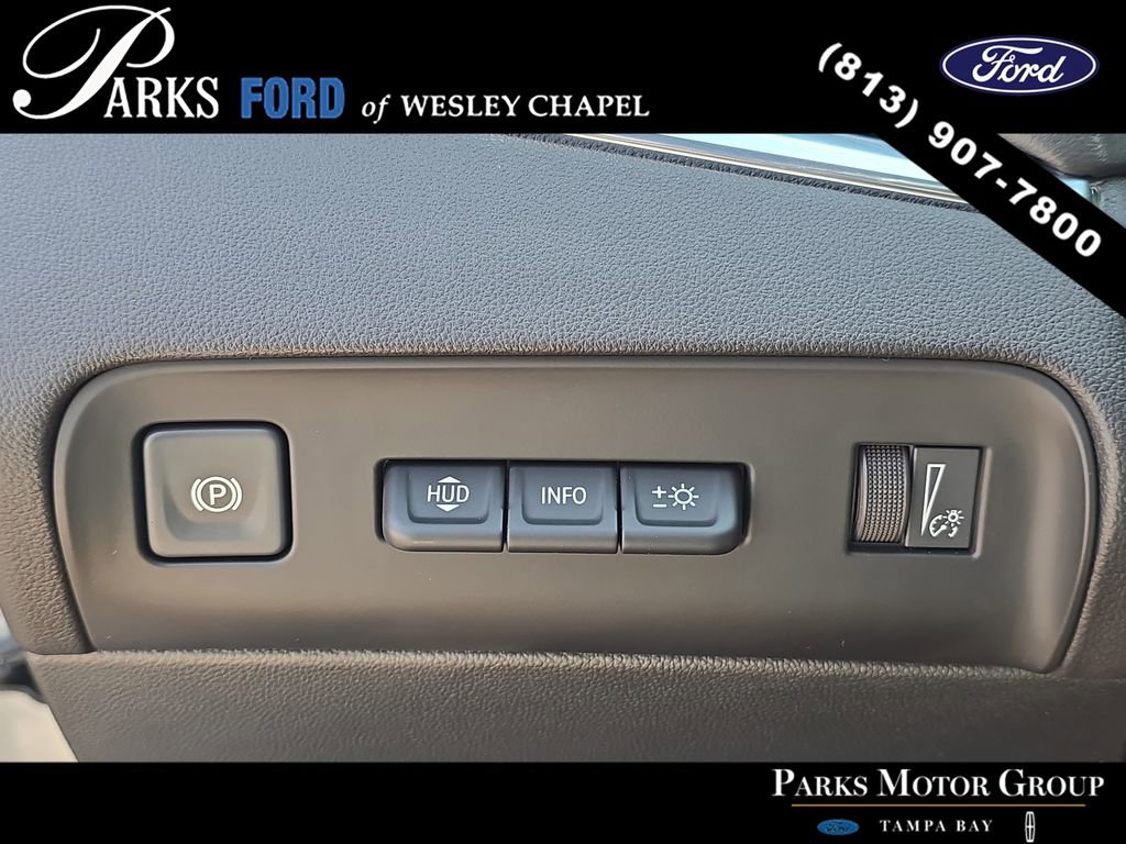 Used 2023 Buick Enclave Avenir w/ Avenir Technology Package AWD/4WD image 30