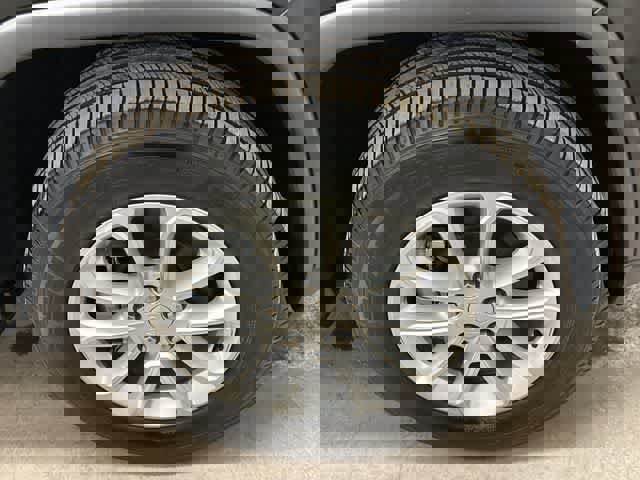 Used 2021 Jeep Grand Cherokee Laredo X image 5