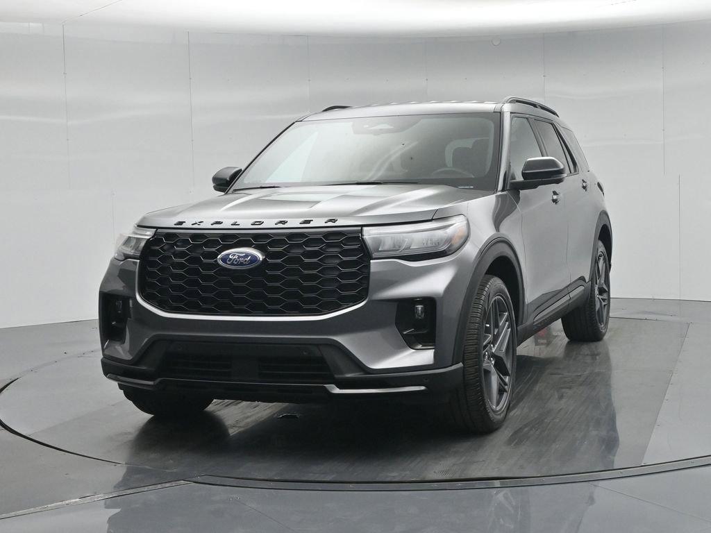 Certified 2025 Ford Explorer ST-Line w/ ST-Line Street Pack AWD/4WD image 57