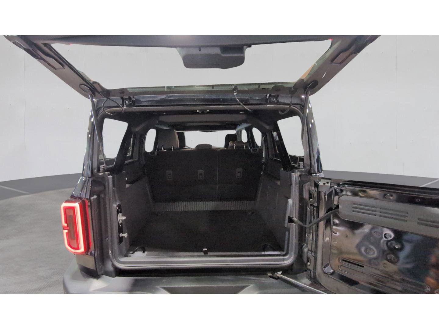 Certified 2025 Ford Bronco Outer Banks AWD/4WD image 14