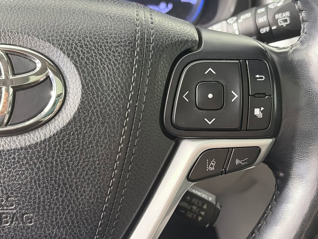 Used 2018 Toyota Highlander Limited Platinum image 18