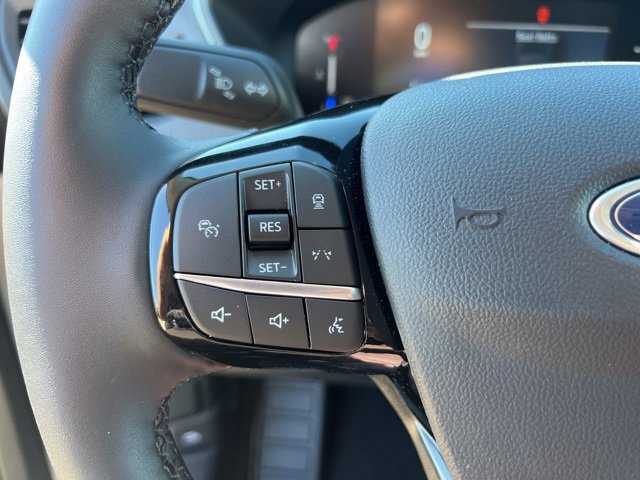 Certified 2025 Ford Escape SE image 10