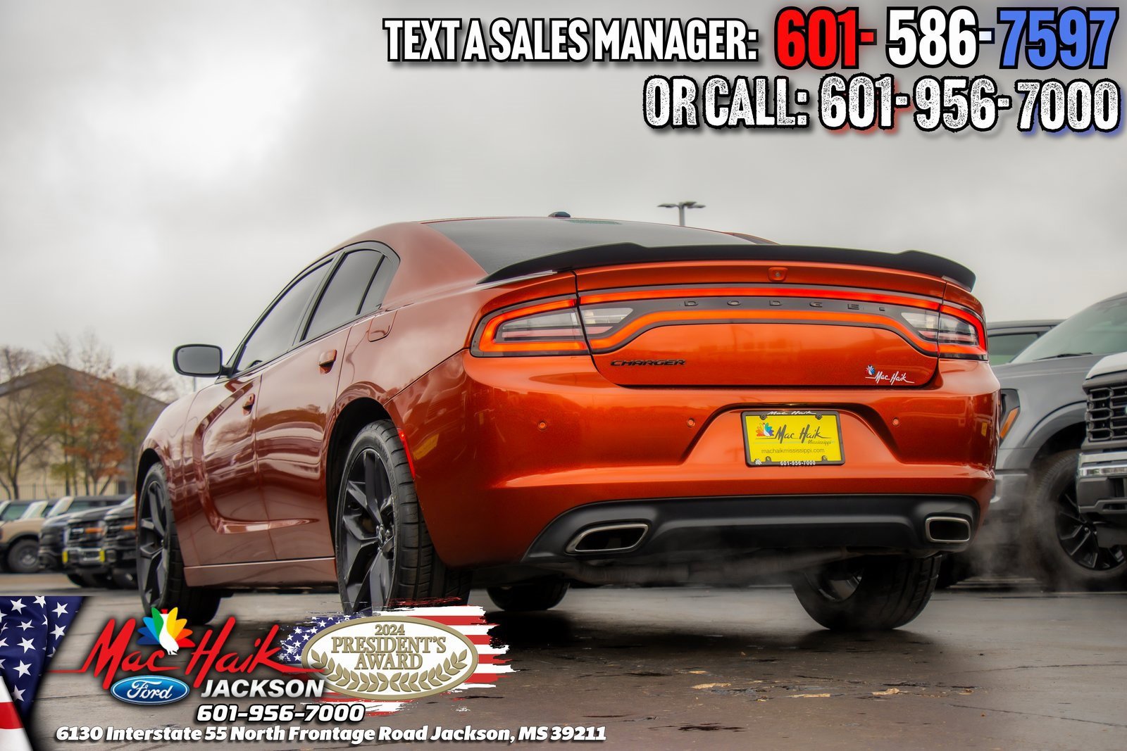 Used 2020 Dodge Charger SXT w/ Blacktop Package image 2