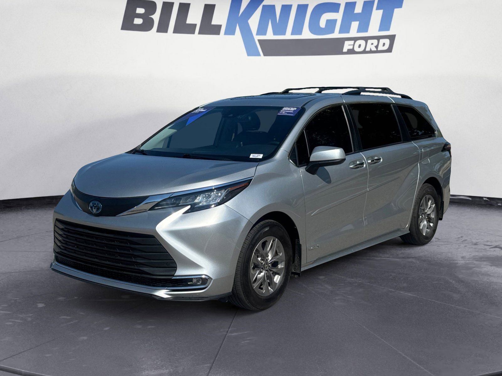 Used 2021 Toyota Sienna XLE