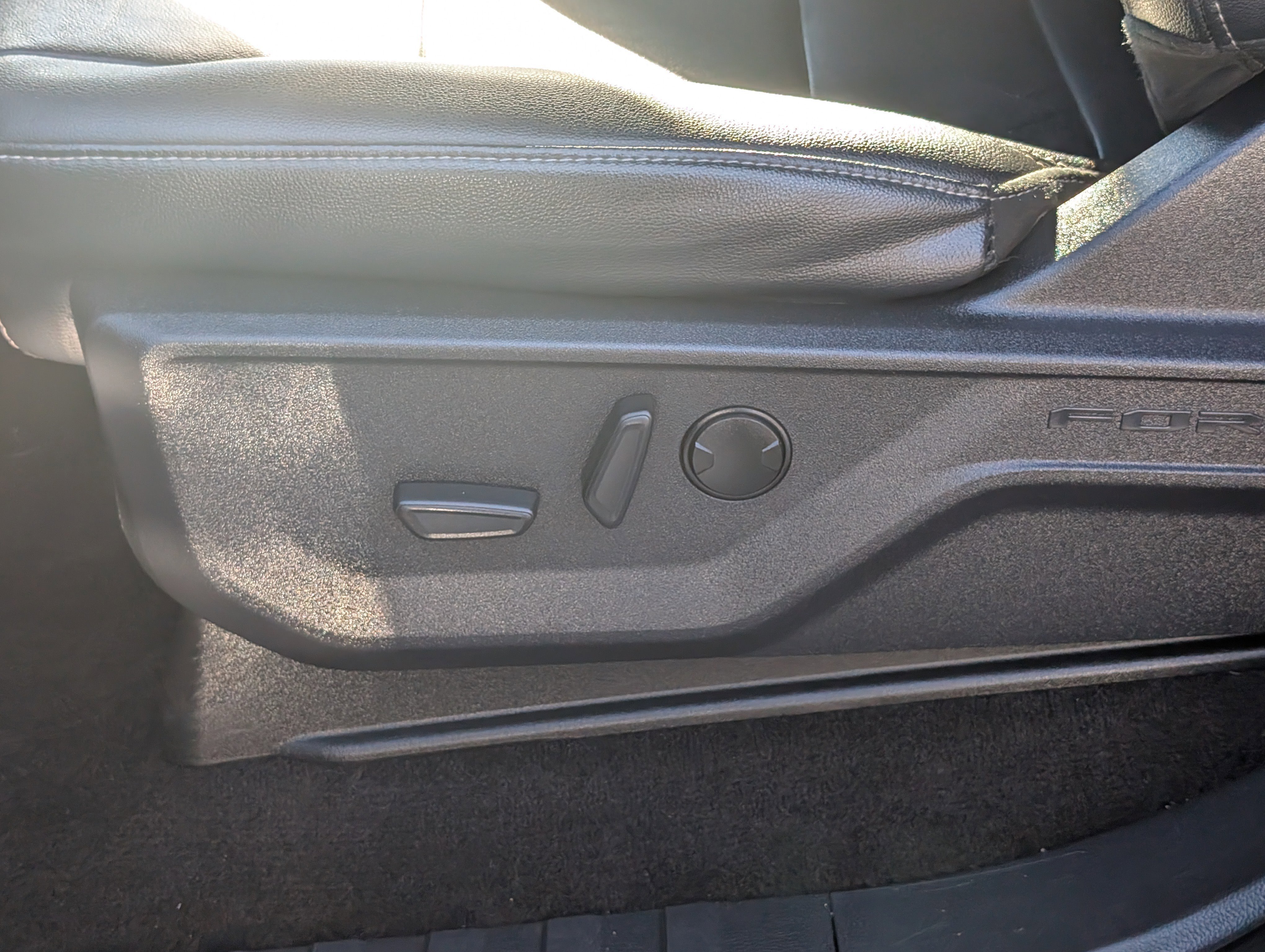 Certified 2022 Ford F150 XLT w/ Equipment Group 302A High image 20