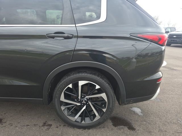 Used 2022 Mitsubishi Outlander SE AWD/4WD image 17