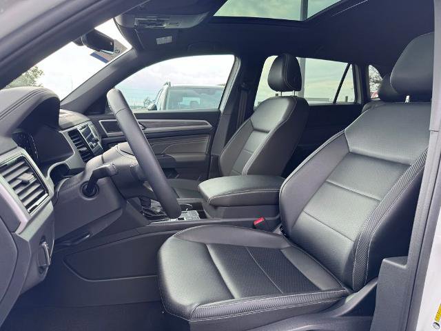 Used 2023 Volkswagen Atlas Cross Sport SE w/ Panoramic Sunroof Package image 10