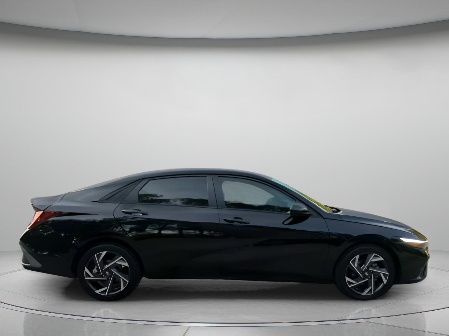 Used 2025 Hyundai Elantra Sport FWD image 32