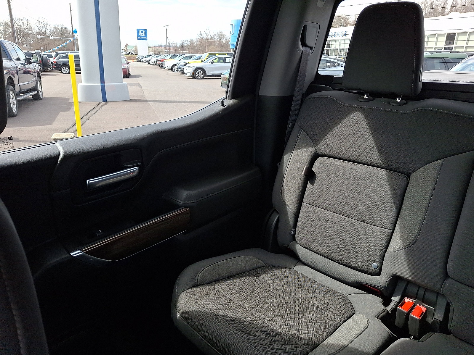 Used 2022 Chevrolet Silverado 1500 LT Trail Boss w/ Convenience Package II image 18