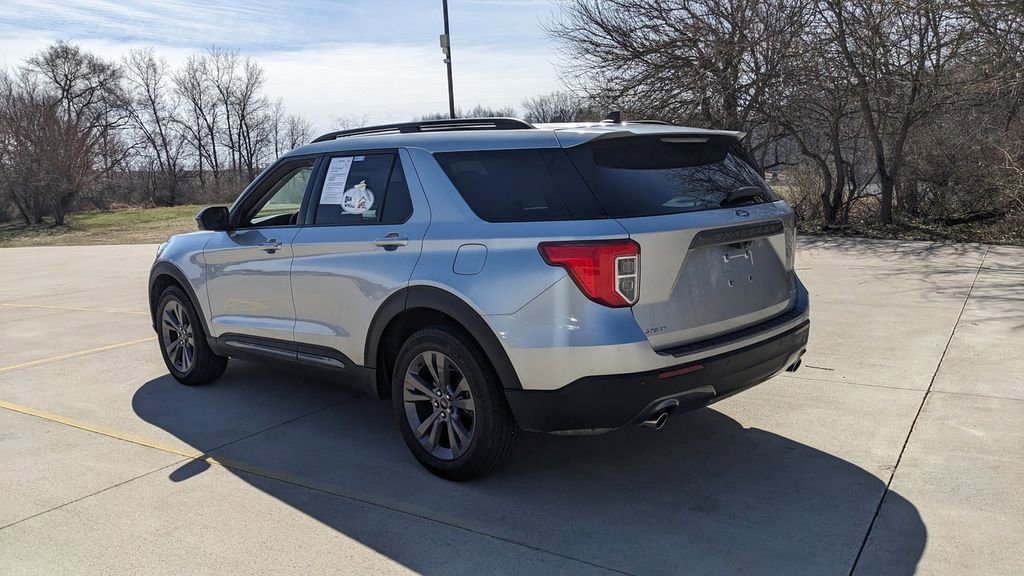 Certified 2022 Ford Explorer XLT w/ XLT Sport Appearance Package image 5