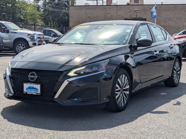 Used 2024 Nissan Altima 2.5 SV FWD image 8