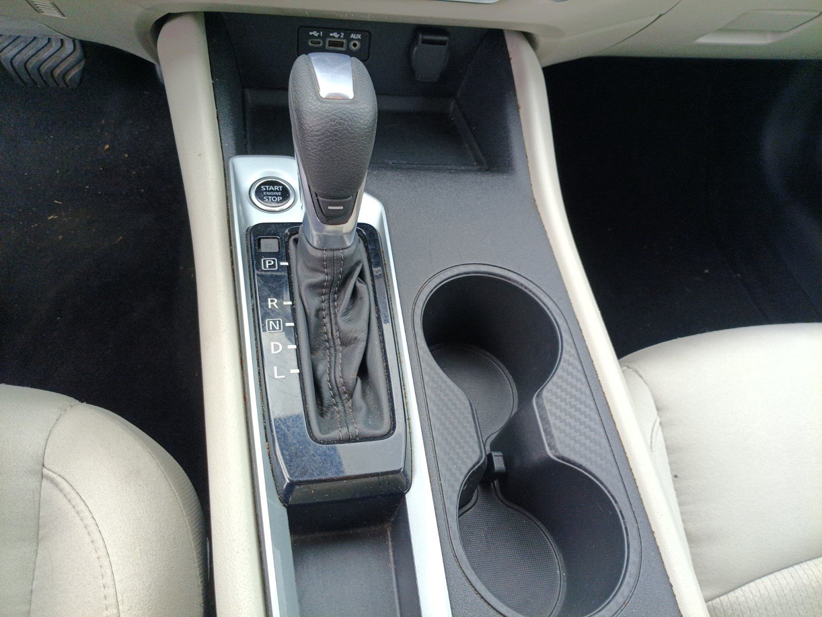 Used 2025 Nissan Altima 2.5 SV FWD image 14