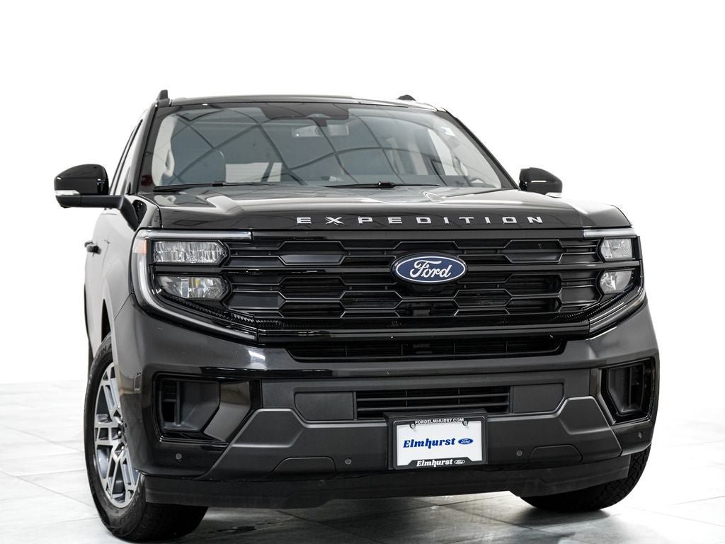 Certified 2025 Ford Expedition Active AWD/4WD image 3