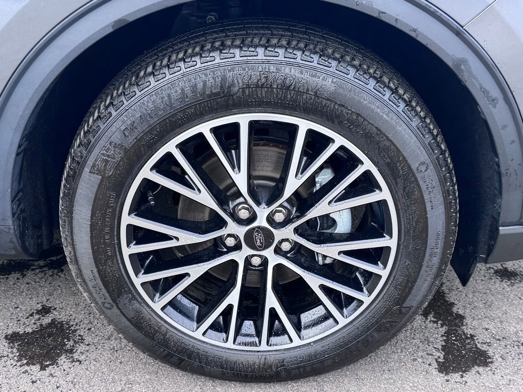 Certified 2023 Ford Escape SE w/ PHEV Premium Package image 48