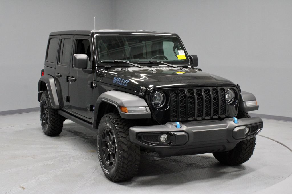 Used 2023 Jeep Wrangler Unlimited w/ Cold Weather Group AWD/4WD image 1