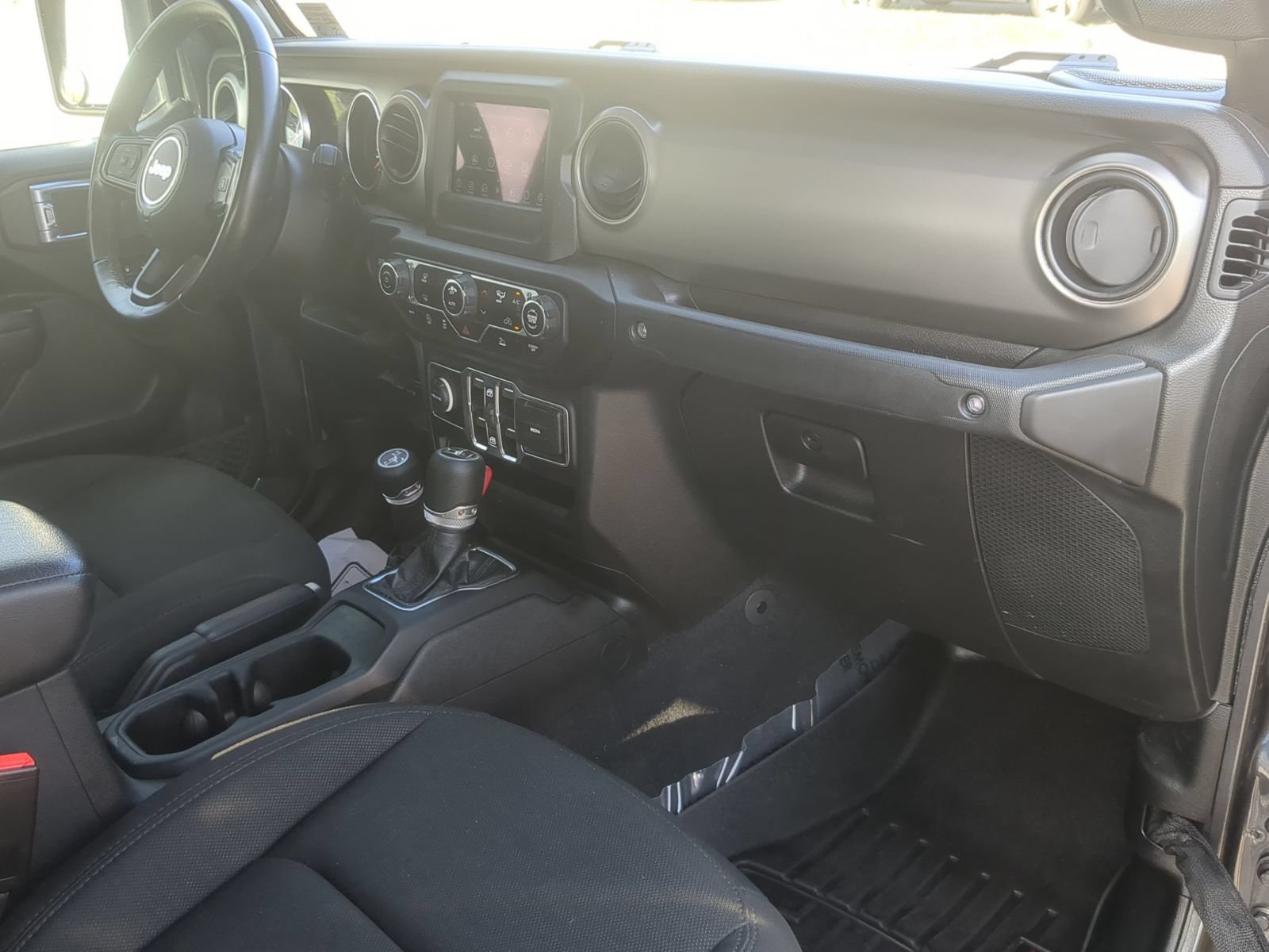 Used 2021 Jeep Gladiator Sport AWD/4WD image 35