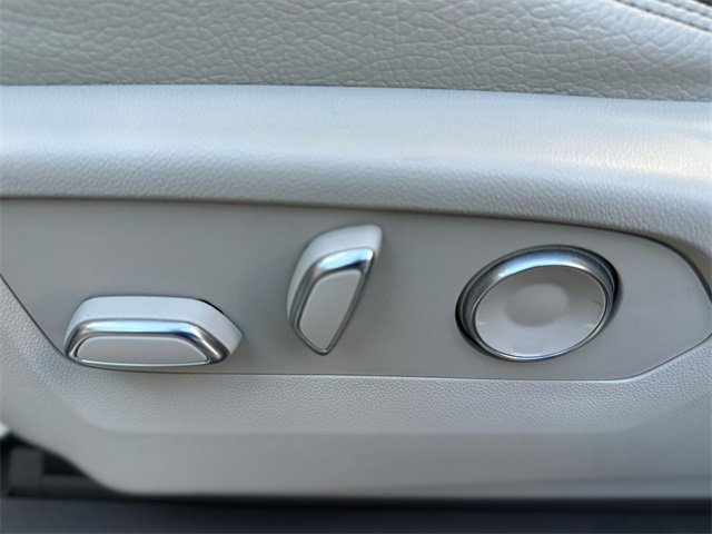 Used 2023 GMC Yukon XL Denali w/ Denali Reserve Package image 13