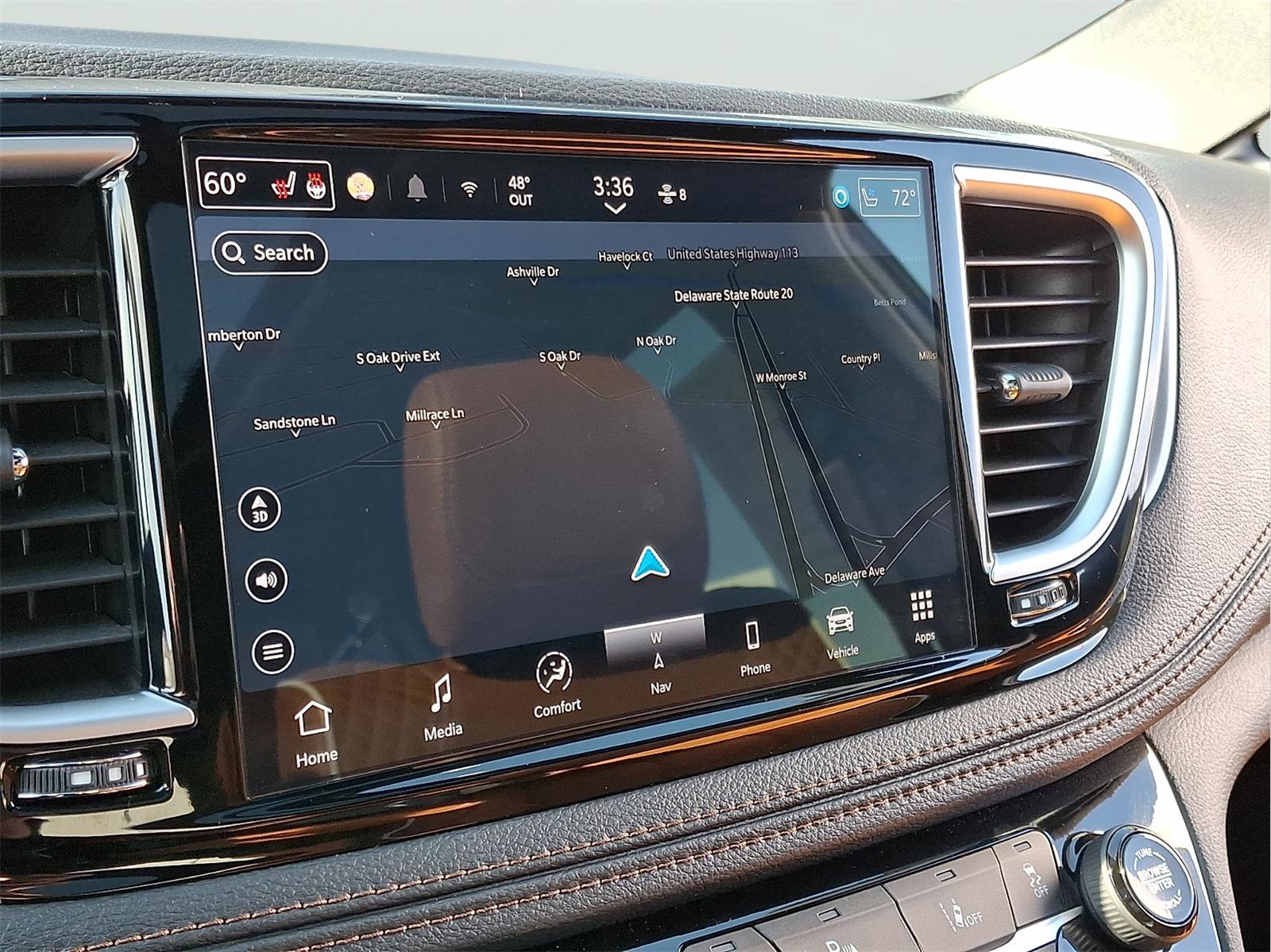 Used 2026 Chrysler Pacifica Pinnacle w/ Trailer Tow Group FWD image 18