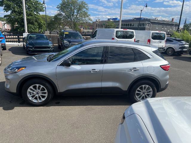 Certified 2022 Ford Escape SE image 2