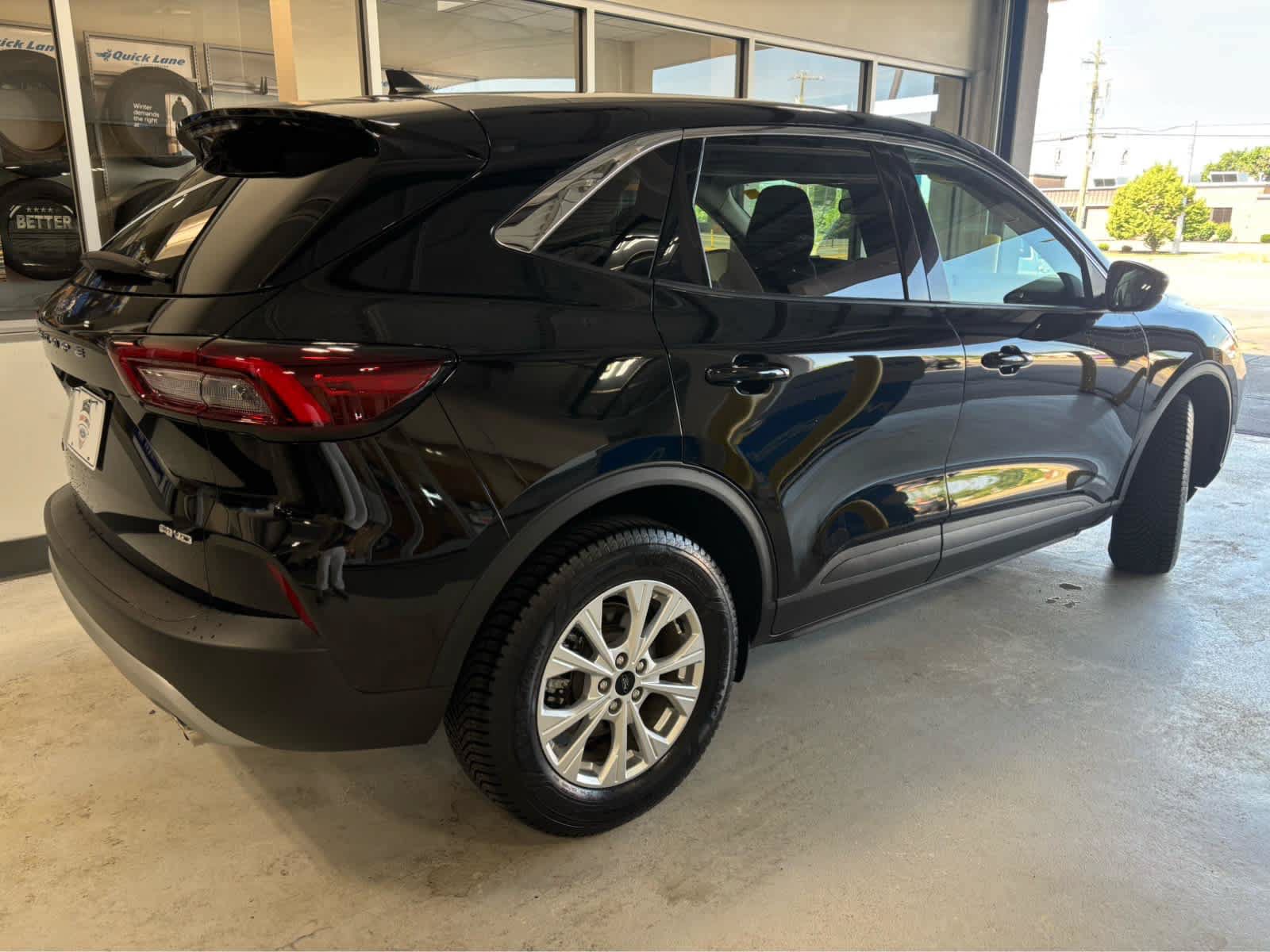 Certified 2024 Ford Escape Active AWD/4WD image 8