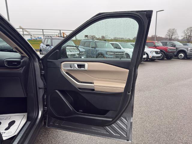 Certified 2023 Ford Explorer Limited w/ Equipment Group 301A image 15