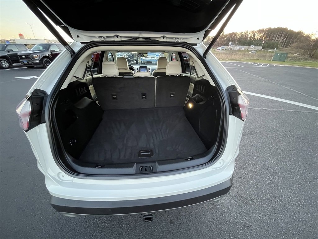 Certified 2022 Ford Edge Titanium w/ Class II Trailer Tow Package image 27