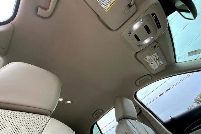 Used 2022 Buick Envision Essence w/ Technology Package I image 24