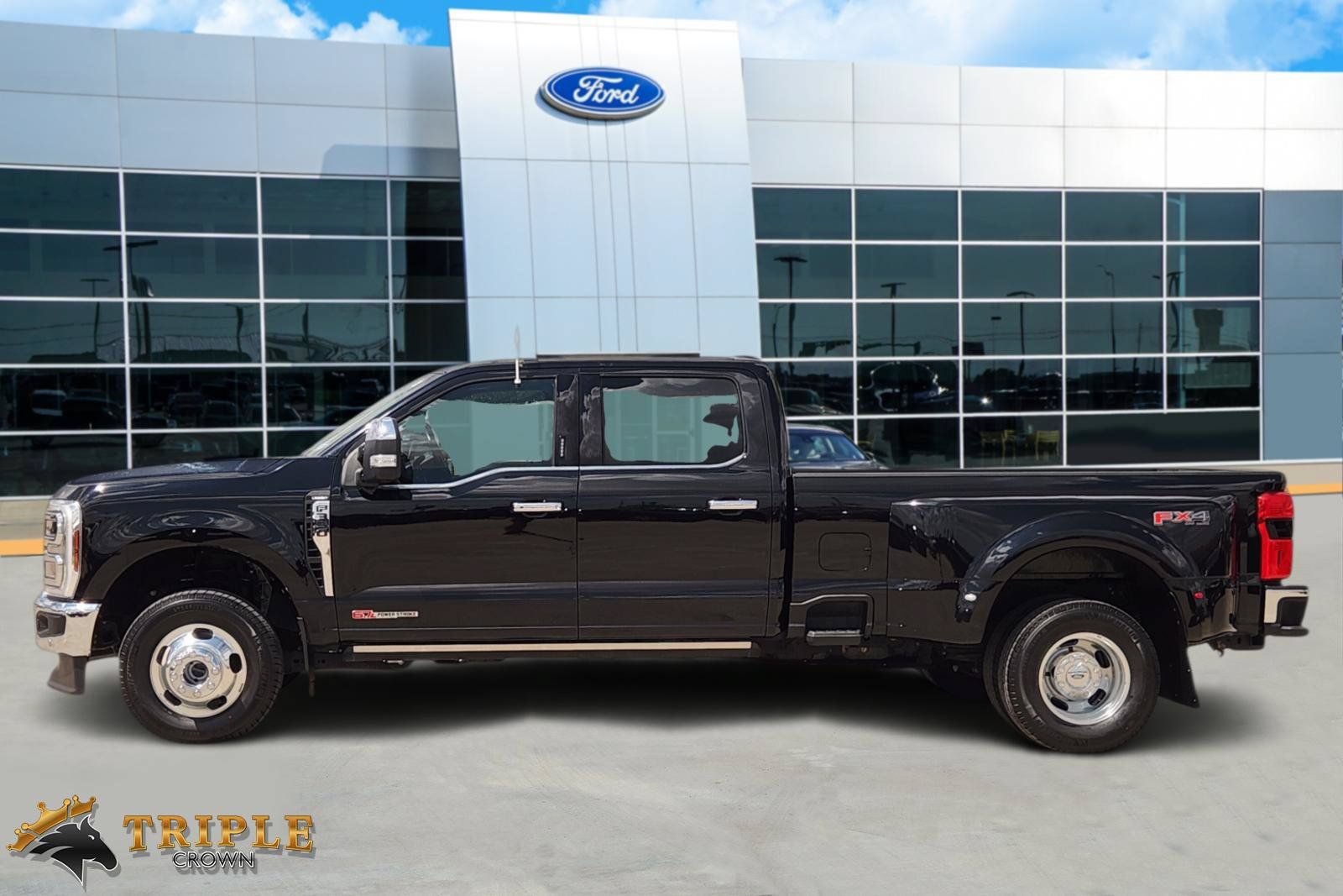 Certified 2024 Ford F350 Lariat w/ Lariat Ultimate Package AWD/4WD image 3