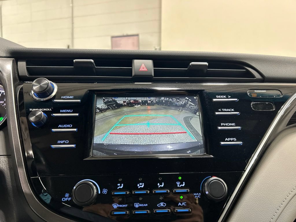 Used 2018 Toyota Camry LE FWD image 14