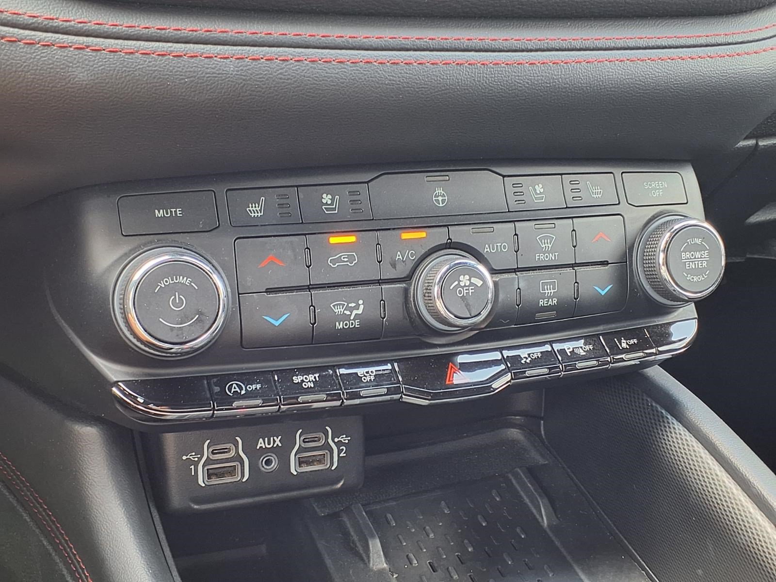 Used 2025 Dodge Durango GT AWD/4WD image 19