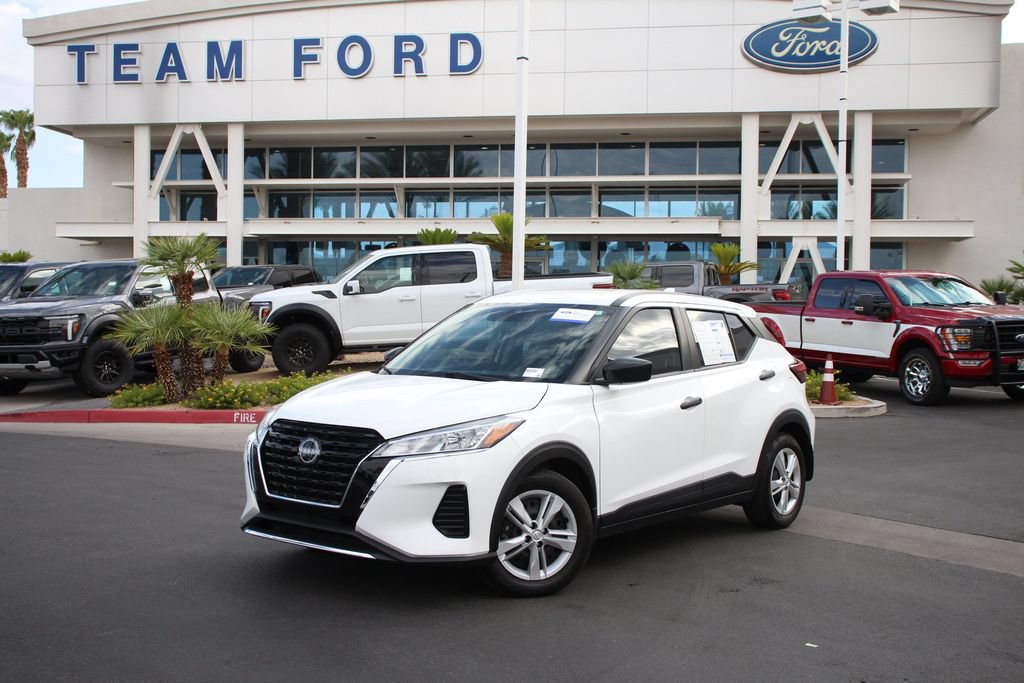 Used 2022 Nissan Kicks S FWD image 2