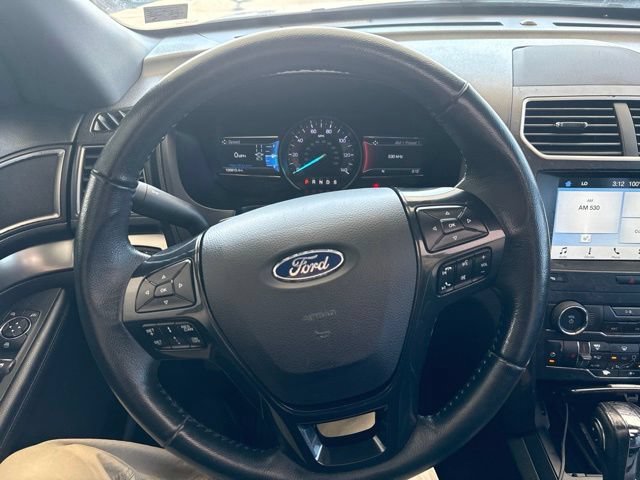 Certified 2018 Ford Explorer XLT w/ Equipment Group 202A AWD/4WD image 15