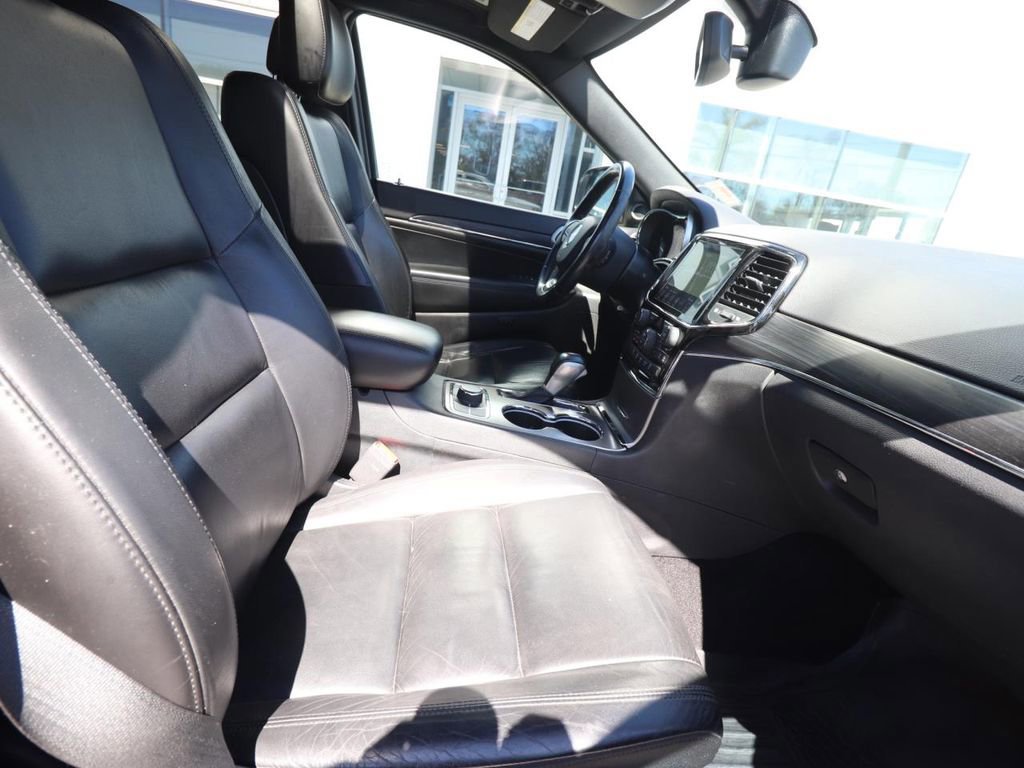 Used 2021 Jeep Grand Cherokee Limited image 17