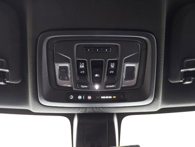 Used 2021 Chevrolet Silverado 1500 High Country w/ Technology Package image 16