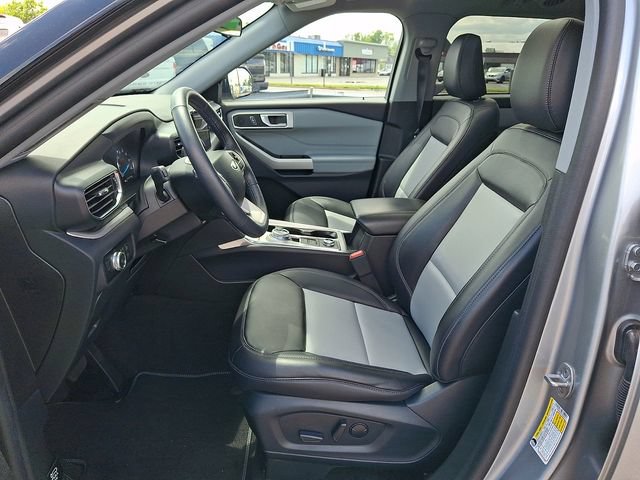Certified 2023 Ford Explorer XLT w/ Equipment Group 202A AWD/4WD image 15